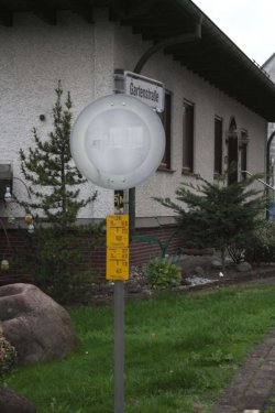 Was ist das für ein Schild, LKW Fahrer interessiert es nicht mehr
